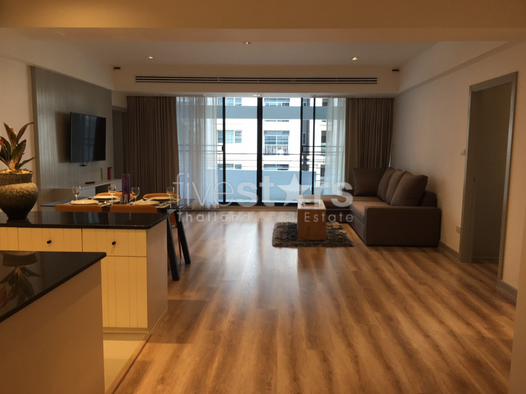 Bel appartment de 2 chambres a louer non  loin du BTS Asokeo Asoke BTS Station