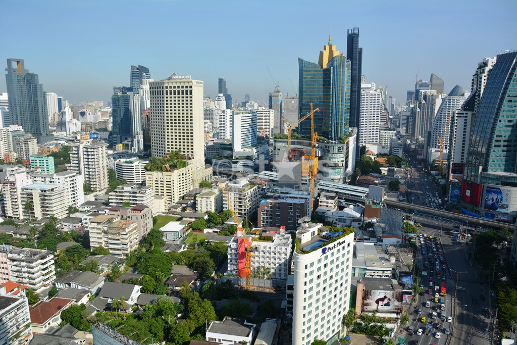 Appartement 3 chambres haut en étage proche BTS Asoke