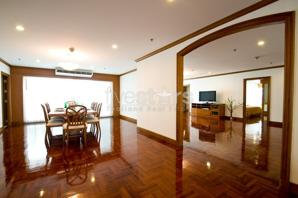 4 bedroom apartment for rent on Asoke, photo 6