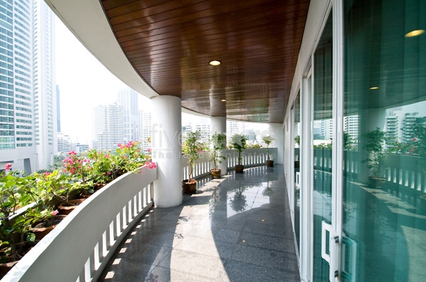 4 bedroom apartment for rent on Asoke, photo 7
