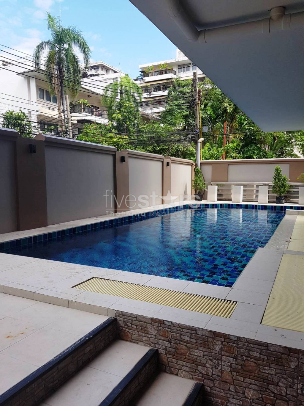 3 bedroom condo for rent close to Asoke BTS Station