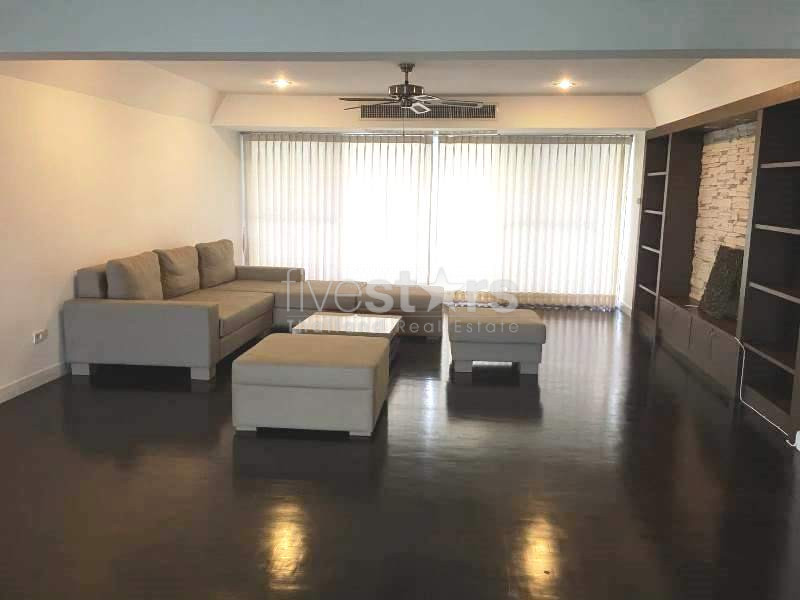 Grand appartement de 3 chambres proche du BTS Asoke