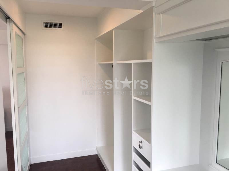 Grand appartement de 3 chambres proche du BTS Asoke, photo 14
