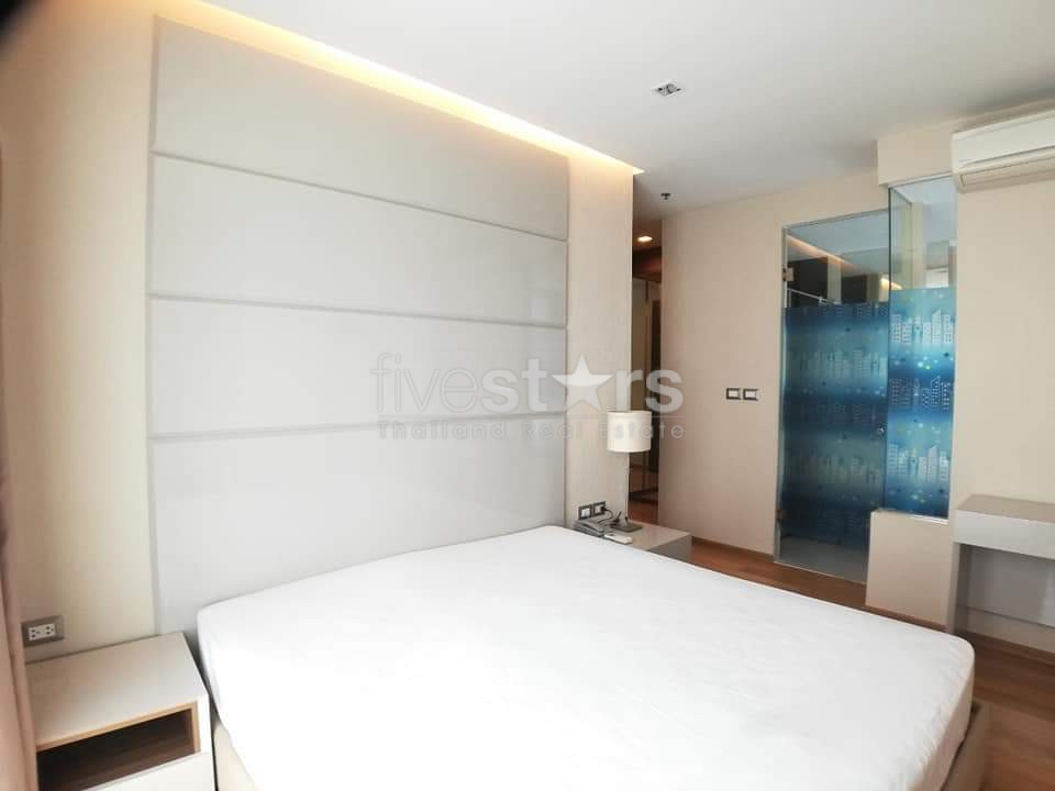 Appartement de 2 chambres à louer non loin du MRT Petchburi, photo 7