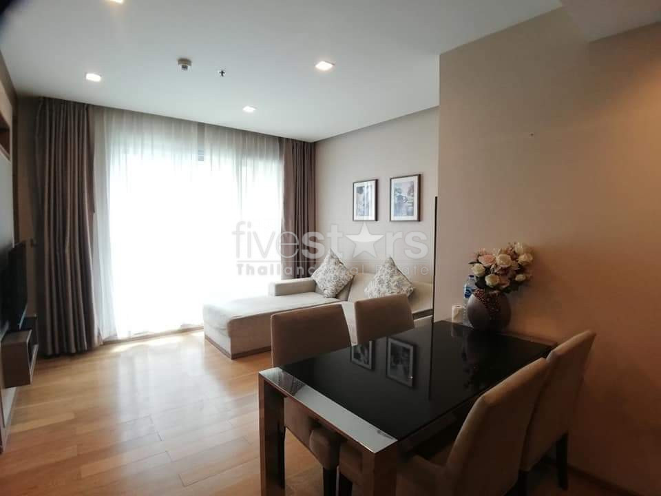 Appartement de 2 chambres à louer non loin du MRT Petchburi, photo 3