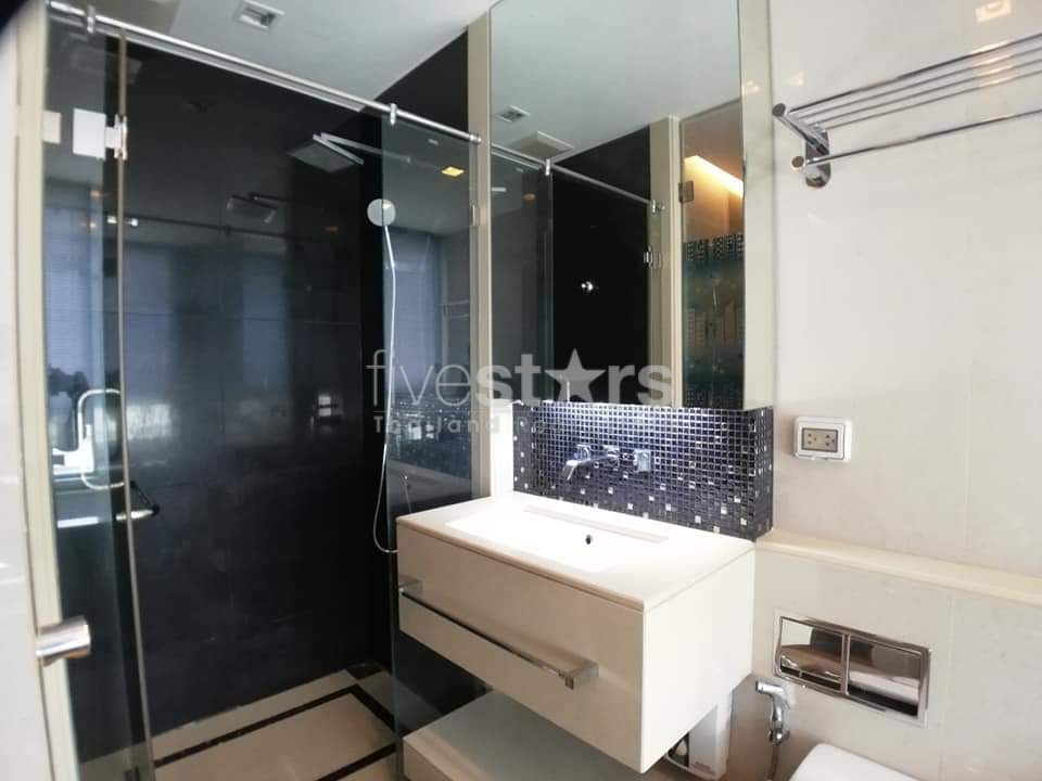 Appartement de 2 chambres à vendre non loin du MRT Petchburi, photo 9