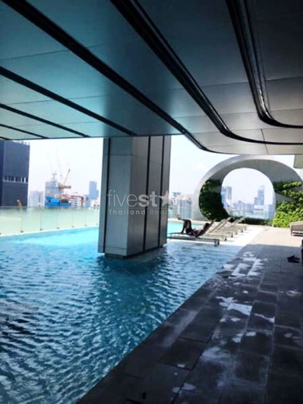 Condo 2 bedrooms for rent in Asoke, photo 17