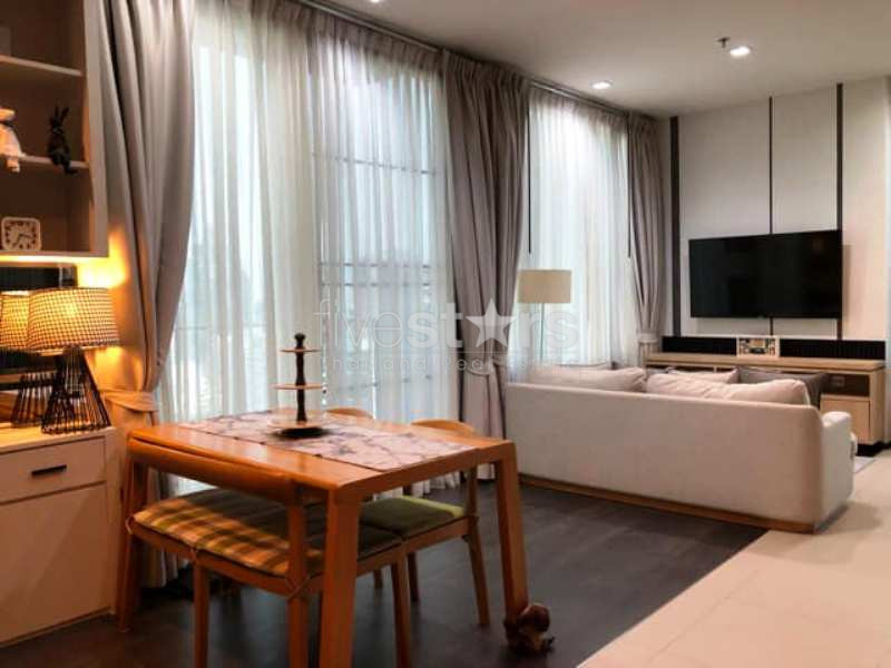 Condo 2 bedrooms for rent in Asoke