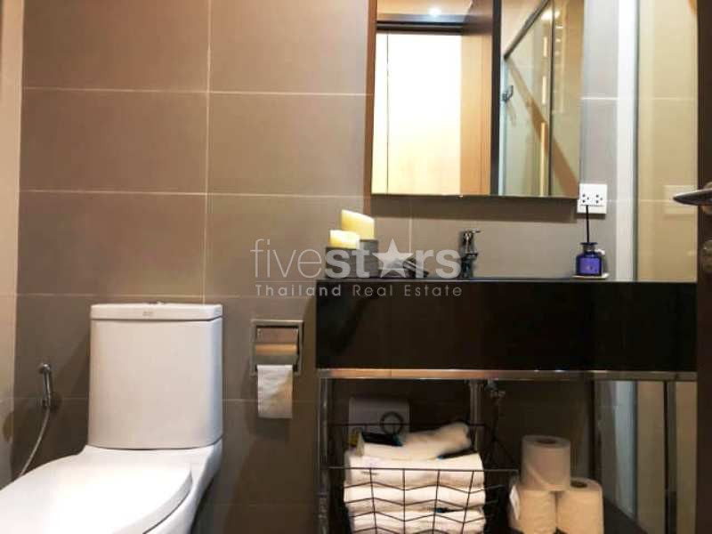 Condo 2 bedrooms for rent in Asoke, photo 10