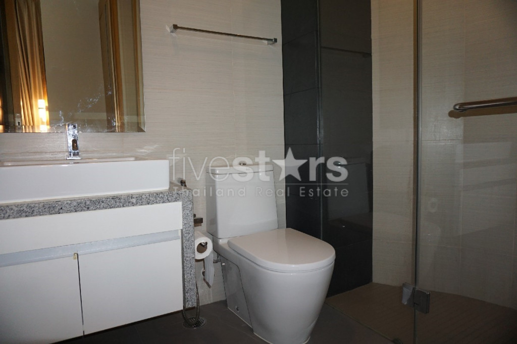 Condominium 2+1 chambres à louer à Asoke, photo 6