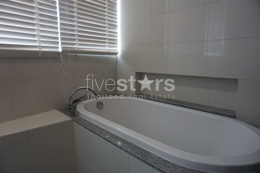Condo 2 chambres à louer près du BTS Asoke, photo 8