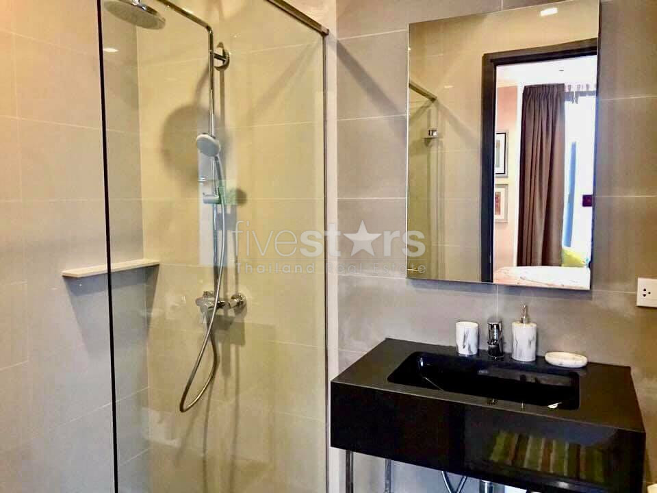 Corner unit 1 bedroom condo for sale near BTS Asoke, photo 9