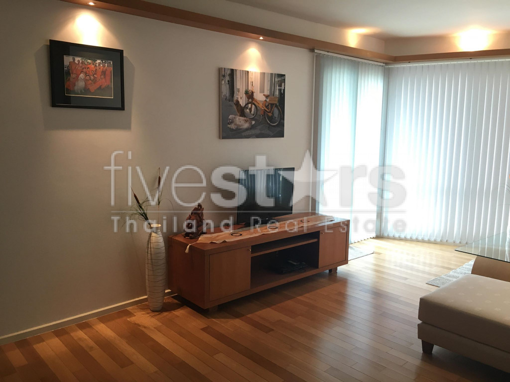High floor 1 bedroom condo for rent near BTS Asoke, photo 2