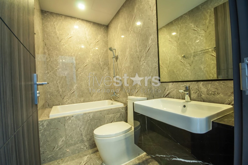 Condo moderne de 2 chambres à louer près du BTS Asoke, photo 10