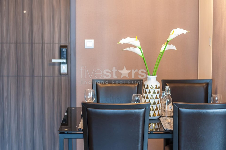 Condo moderne de 2 chambres à louer près du BTS Asoke, photo 3