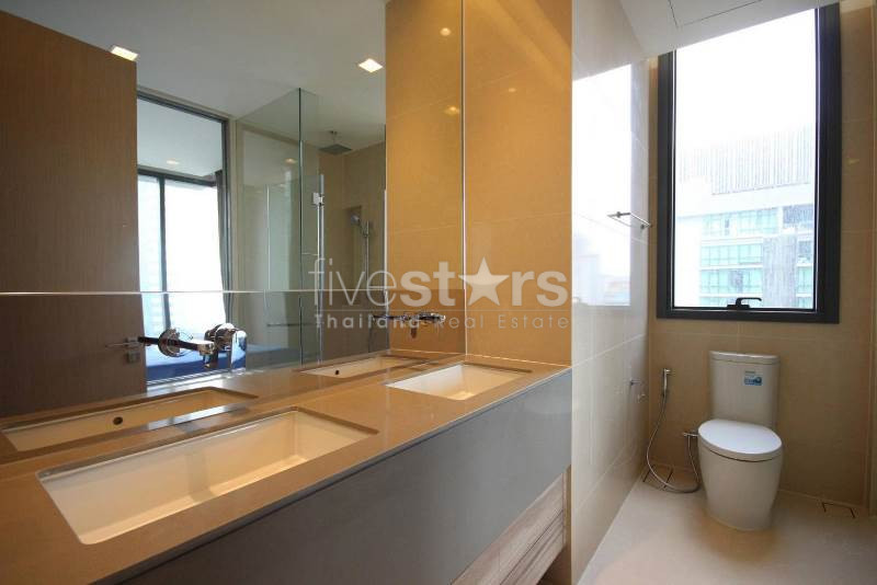 2 bedrooms condo for rent close to BTS Asoke, photo 11