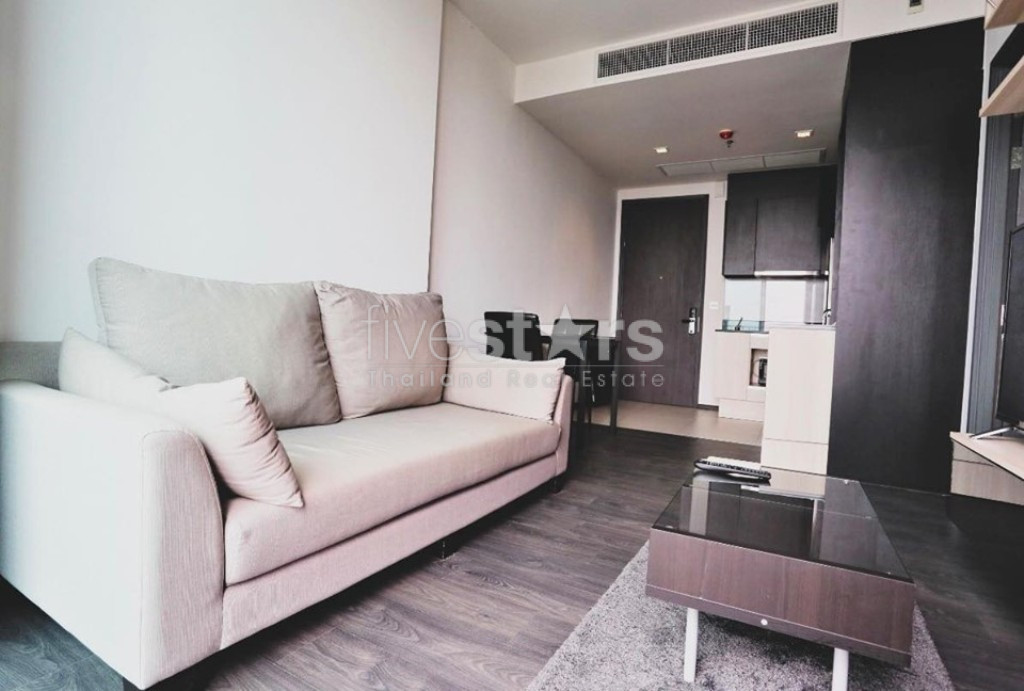 1  bedroom condo for rent near BTS Asoke