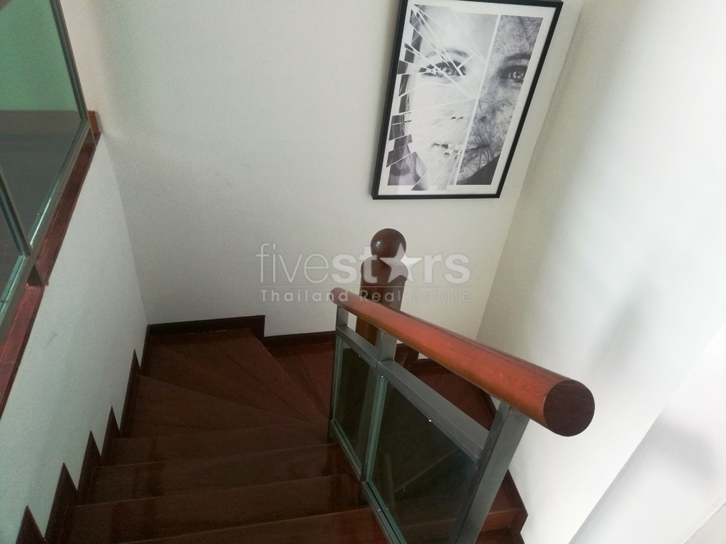Appartement en duplex de 2 chambres à louer à Asoke, photo 2