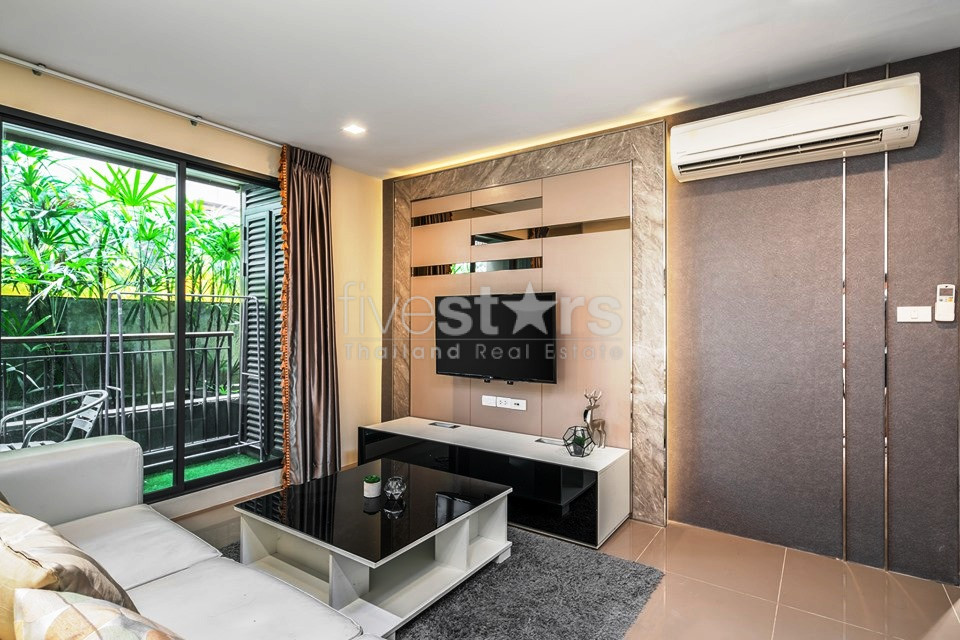 Large 1 bedroom condo for rent near BTS Asoke, photo 2
