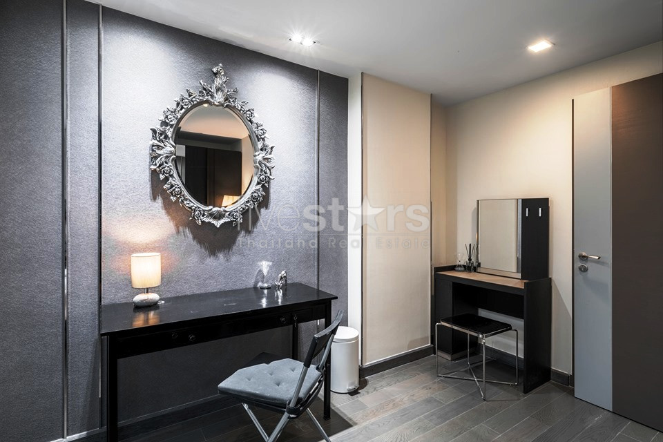 Large 1 bedroom condo for rent near BTS Asoke, photo 7