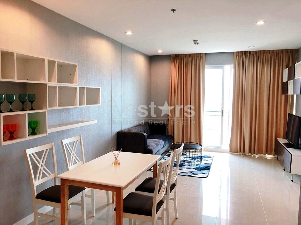 2 bedrooms condo for rent on Petchaburi road near BTS Nana