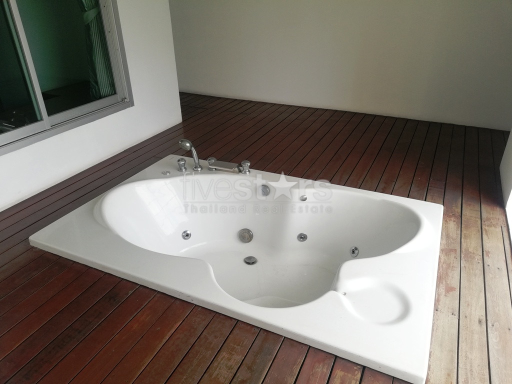 Duplex 2 bedrooms condo for sale in Asoke, photo 21