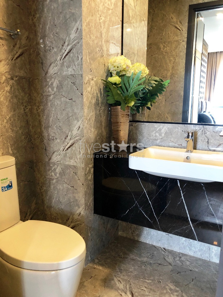 Modern 1 bedroom condo for rent close to BTS Asoke, photo 10
