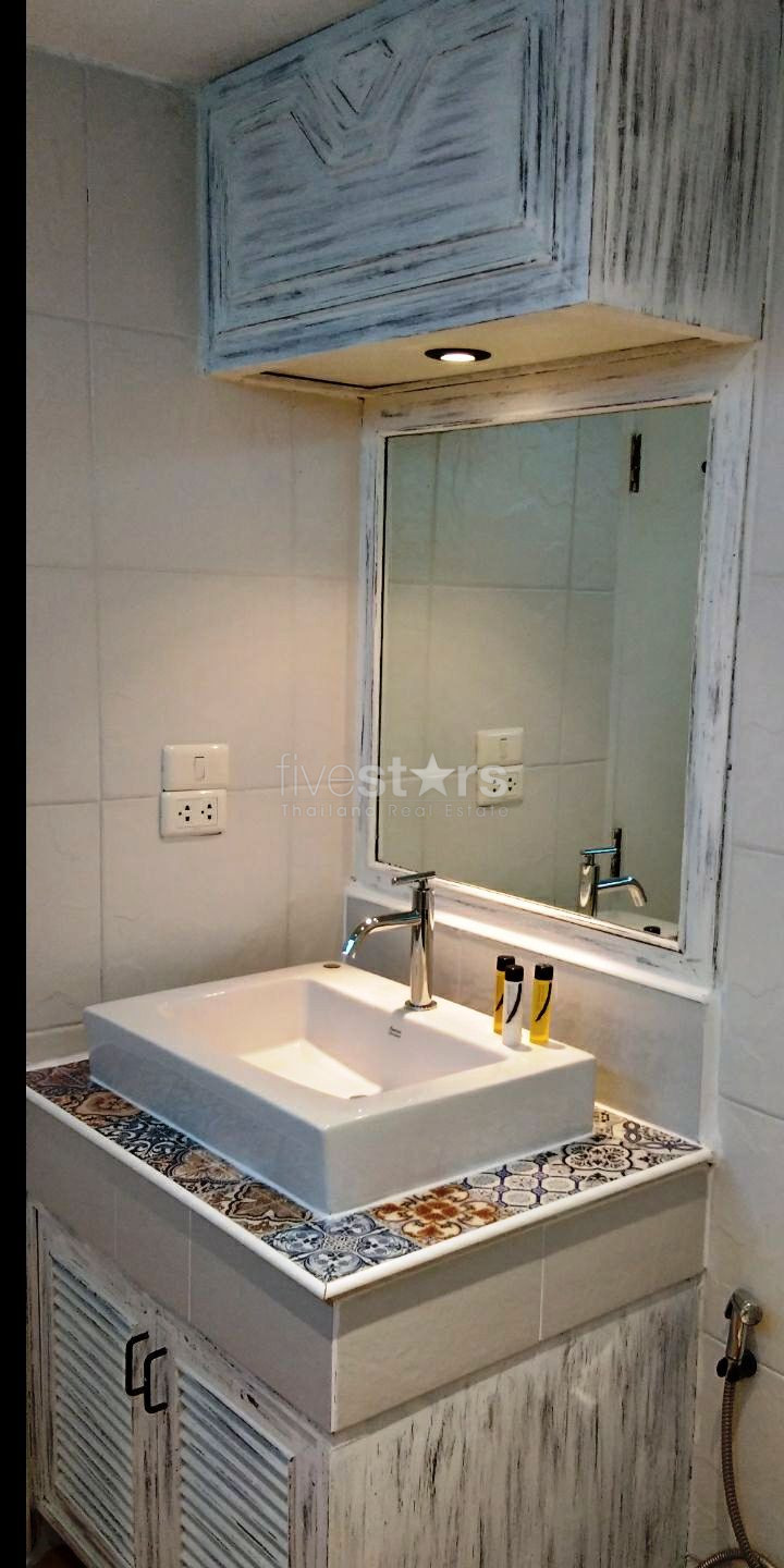 Renovated unit 2 bedrooms condo for rent near BTS Asoke, photo 4