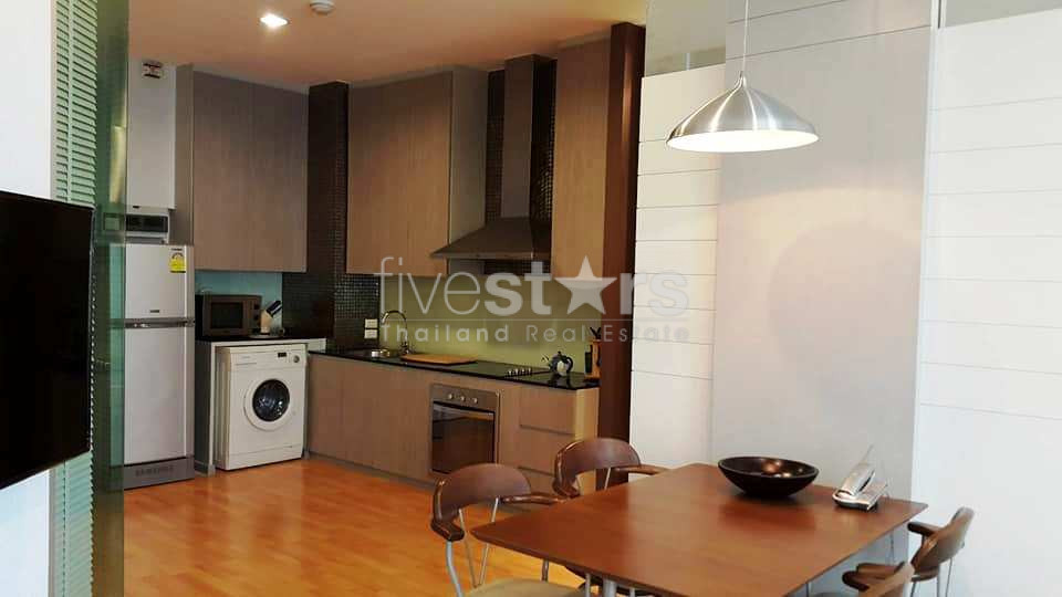 Appartement moderne de 2 chambres à louer près du BTS Asoke, photo 3