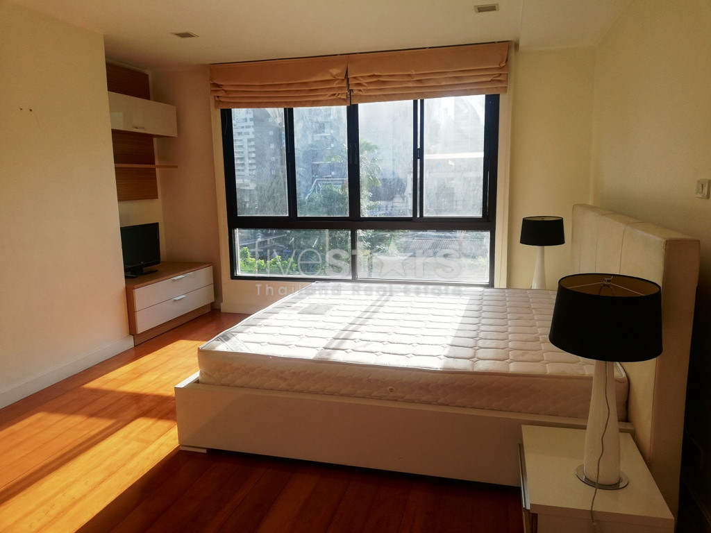 Grand appartement de 2 chambres à louer à Phromphong, photo 9