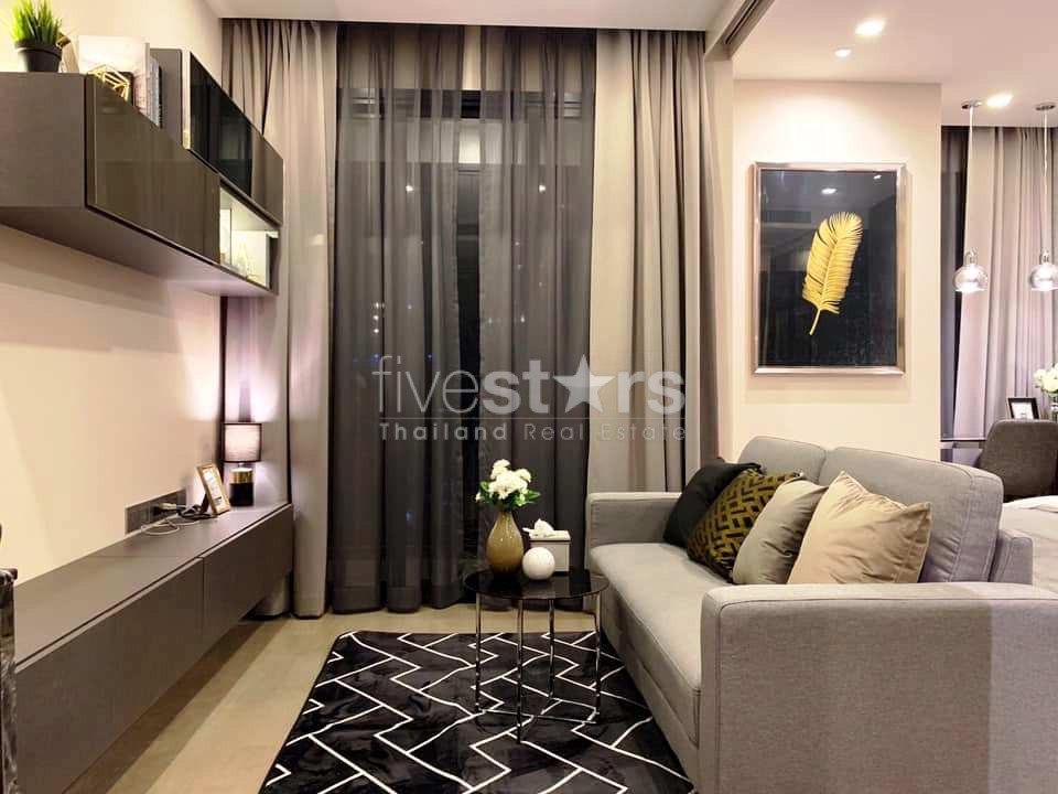 Appartement neuf d'une chambre à louer non loin du MRT Sukhumvit ou du BTS Asoke