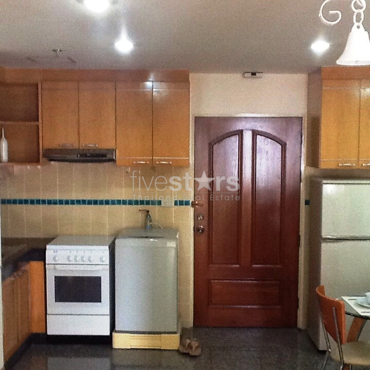 2 bedrooms condo for rent near BTS Asoke, photo 6