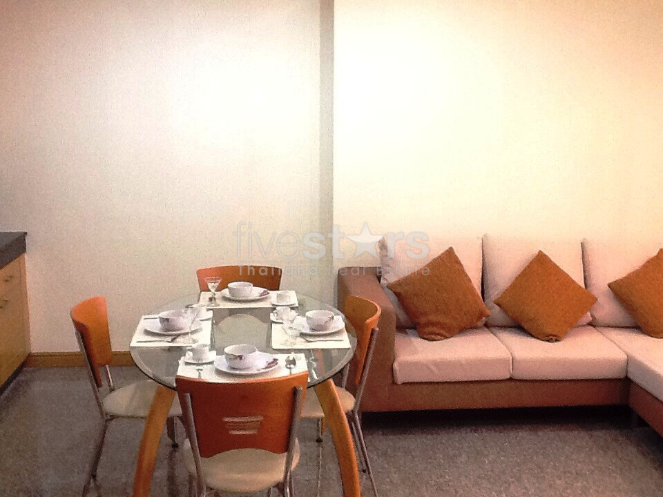 2 bedrooms condo for rent near BTS Asoke