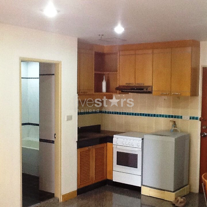 2 bedrooms condo for rent near BTS Asoke, photo 5
