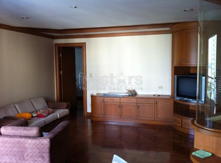 2 bedroom condominium for rent conveniently located close to BTS and MRT