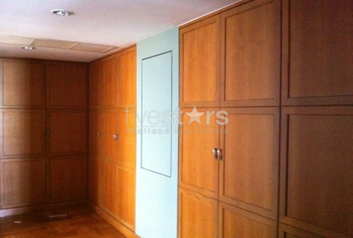 2 bedroom condominium for rent conveniently located close to BTS and MRT, photo 6