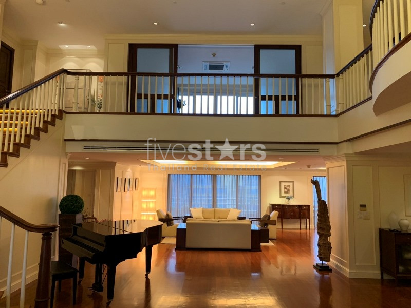 Appartement penthouse en Duplex de 4 chambres à louer à Asoke
