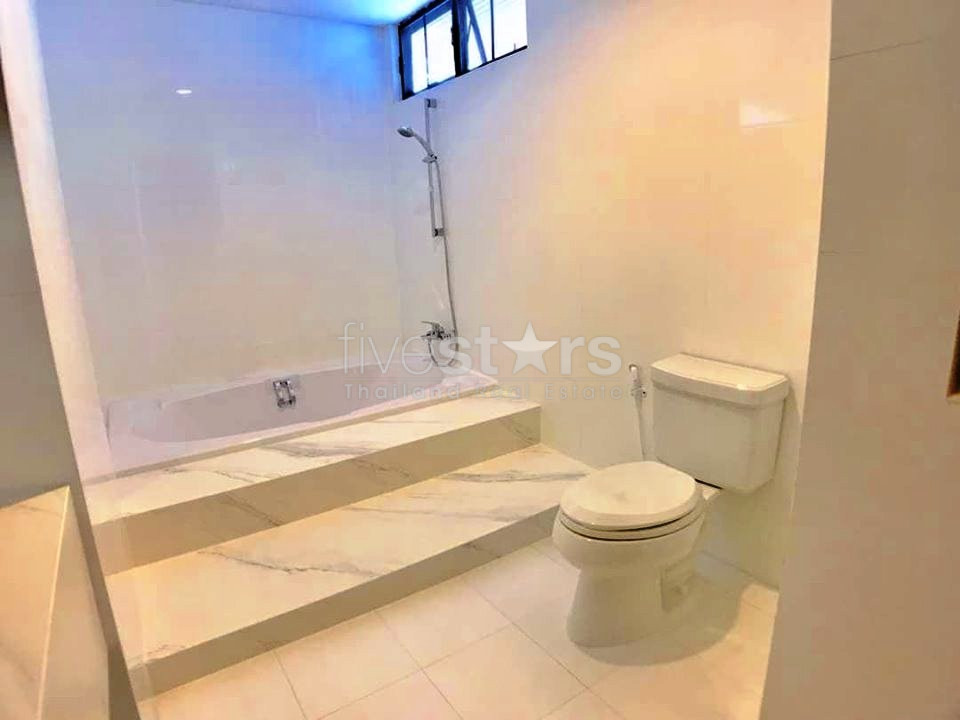 Appartement spacieux de 3 chambres à louer dans le quartier Sukhumvit-Asoke, photo 13