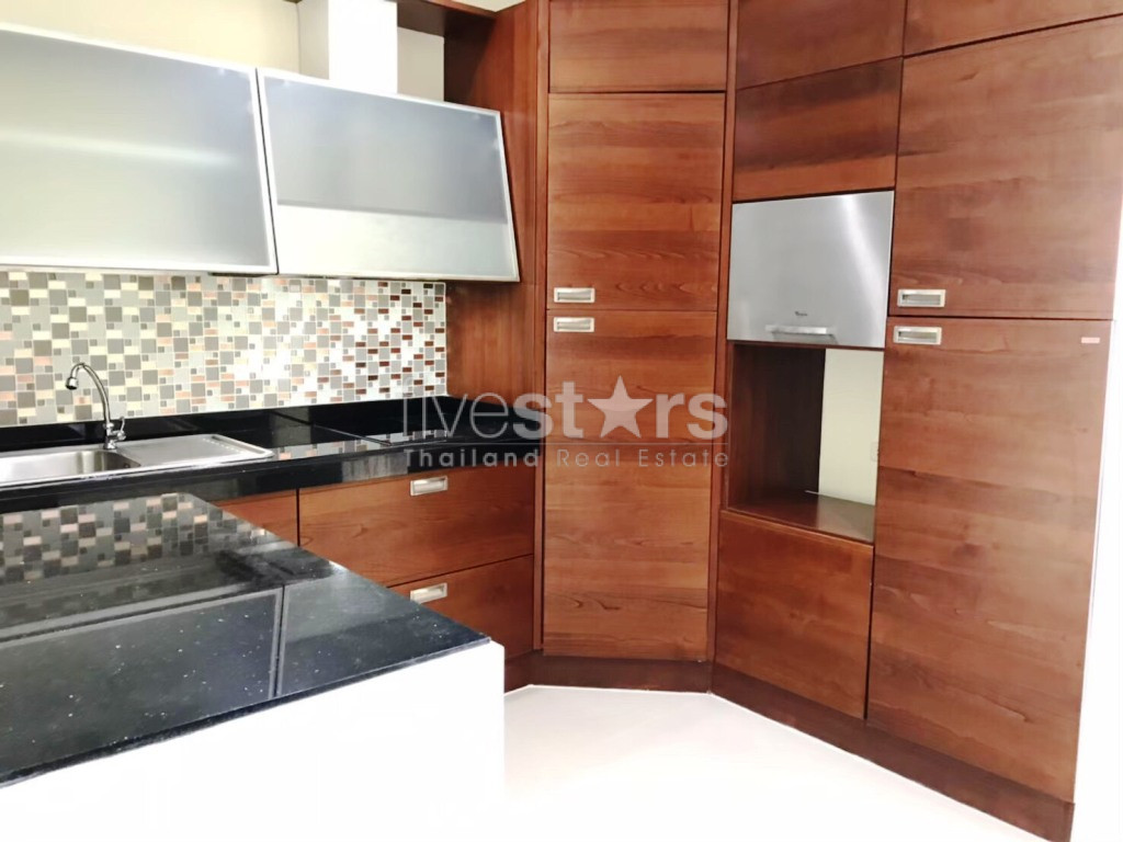 Condo récemment rénové de 3 chambres à louer près du BTS Asoke, photo 4
