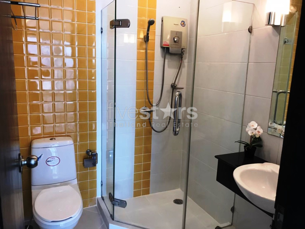 Condo récemment rénové de 3 chambres à louer près du BTS Asoke, photo 9