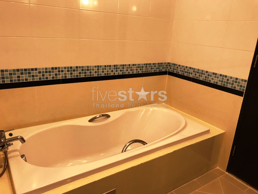 Condo récemment rénové de 3 chambres à louer près du BTS Asoke, photo 10