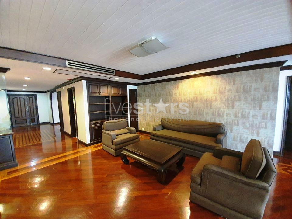 Appartement de 3 chambres proche du BTS Asoke & MRT Sukhumvit
