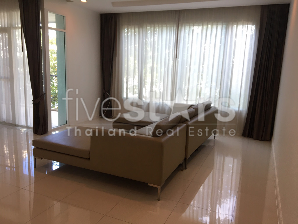 Spacious 4 bedrooms apartment for rent in Asoke, photo 3