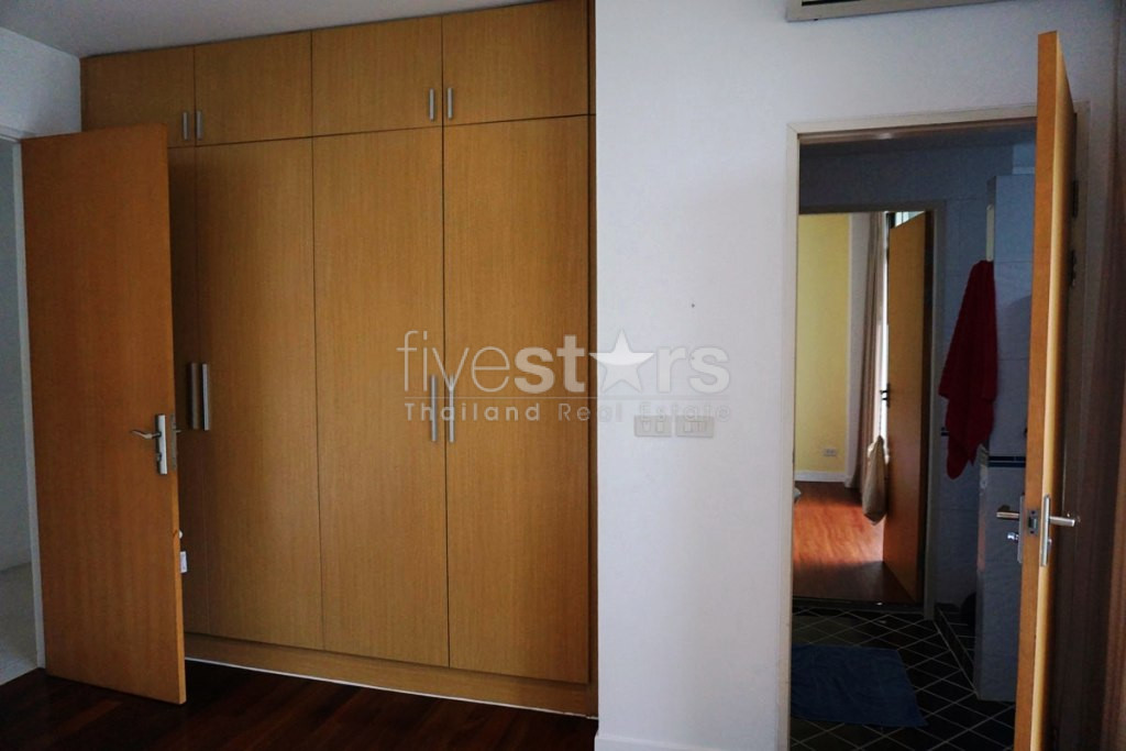 Spacious 4 bedrooms apartment for rent in Asoke, photo 8