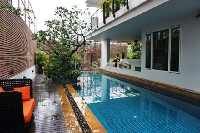 Spacious 4 bedrooms apartment for rent in Asoke, photo 15