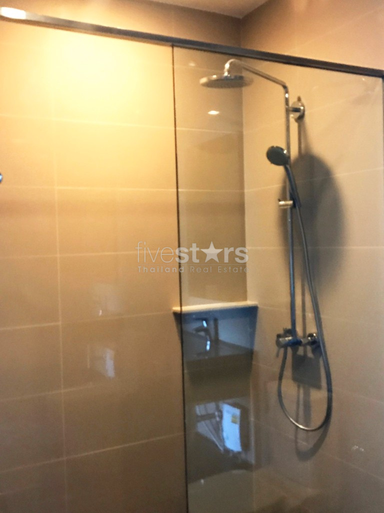 2 bedrooms condo for rent near BTS Asoke, photo 15
