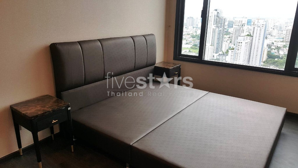 2 bedrooms condo for sale near BTS Asoke, photo 10