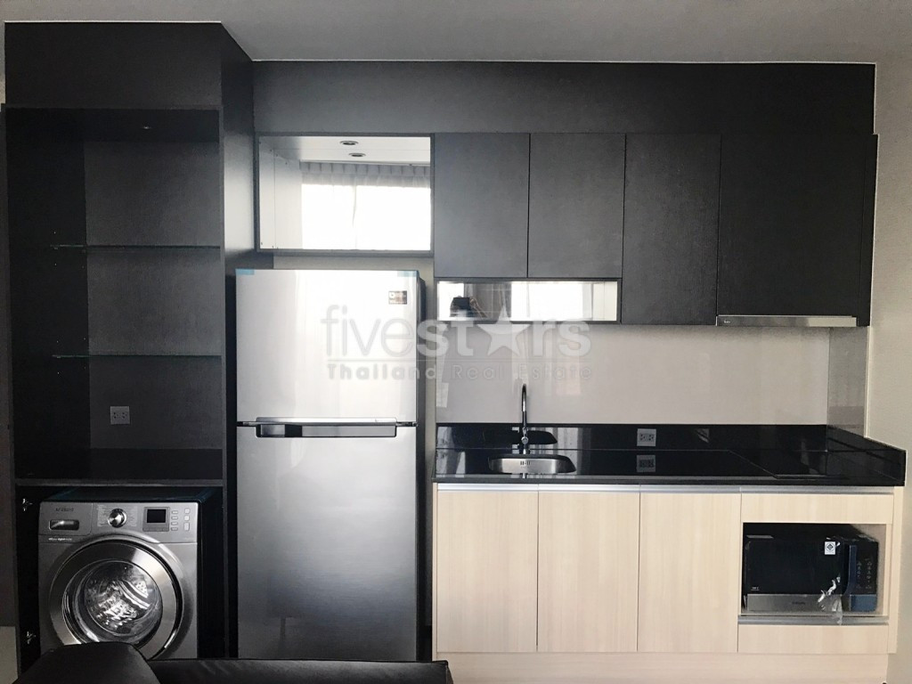 2 bedrooms condo for sale near BTS Asoke, photo 6