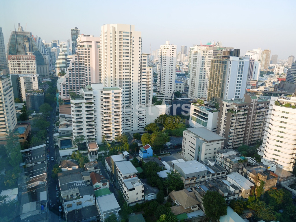 Appartement moderne et spacieux de 2 chambres quartier Sukhumvit-Asoke