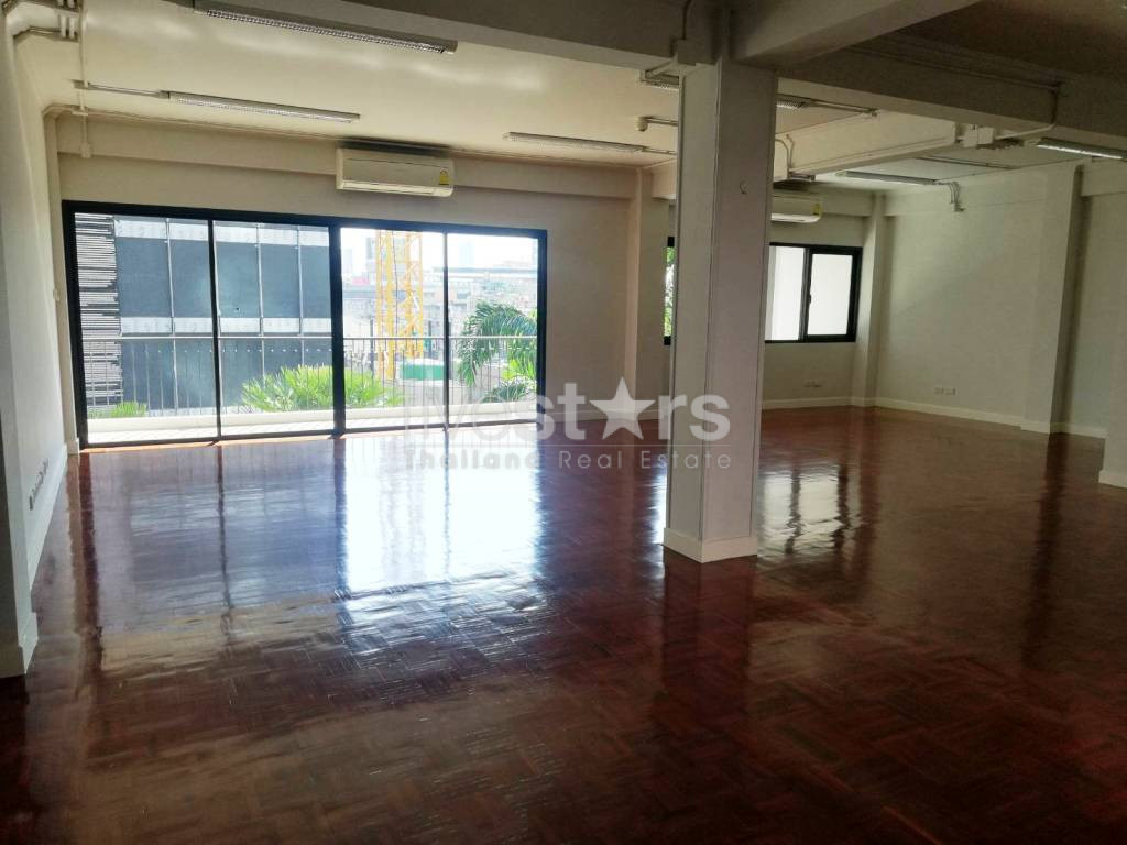 Office 120 sqm for rent in Asoke, photo 4
